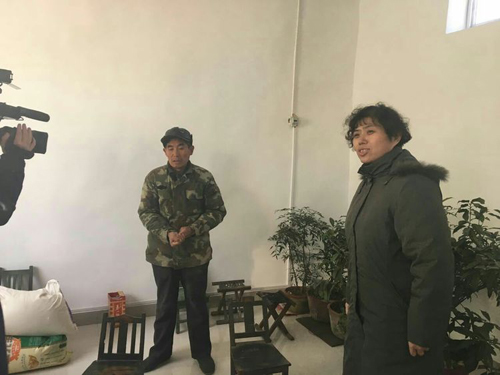 泰安市餐饮娱乐业商会在保障贫困群众“过暖冬”“过好年”的走访慰问活动