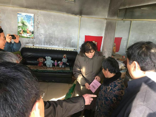 泰安市餐饮娱乐业商会在保障贫困群众“过暖冬”“过好年”的走访慰问活动
