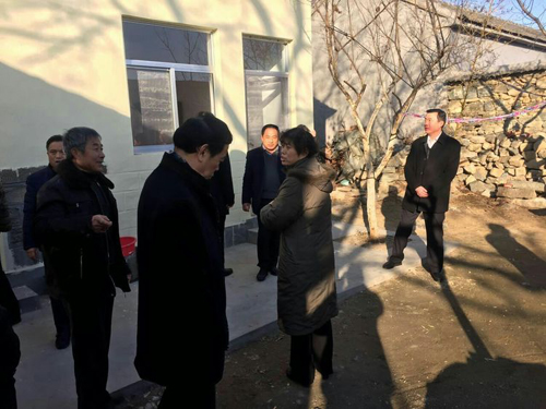 泰安市餐饮娱乐业商会在保障贫困群众“过暖冬”“过好年”的走访慰问活动